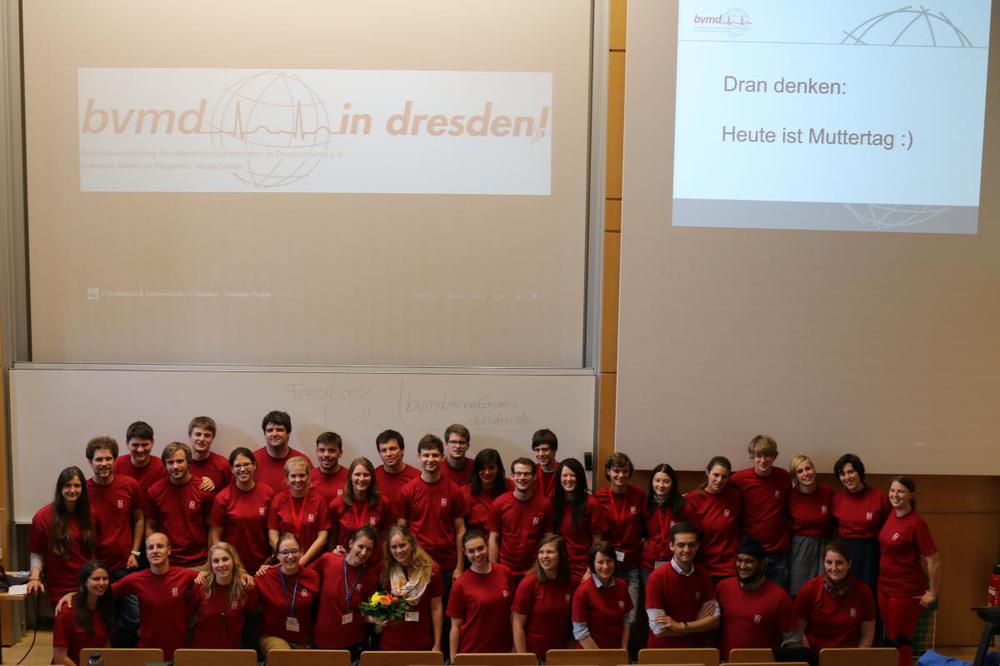 Angehängtes Bild: Gruppenfoto_20 Jahre HSMED.JPG